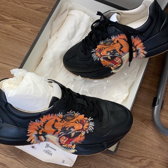 Men’s Gucci Sneaker - Picture 4 of 14